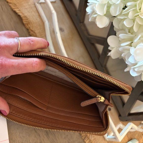Michael Kors Large Brown Pebbled Leather Zip Around Continental Wallet | EUC - Picture 7 of 10